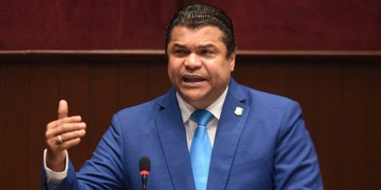 Tobias Crespo apagones trastornan vida de dominicanos; Este gobierno es de los “Popis”