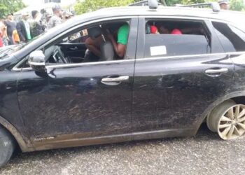 Detienen Yipeta llena de haitianos en Santiago Rodríguez pese al cierre fronterizo