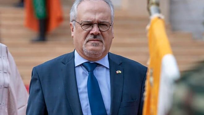 Embajador francés abandona Níger tras ser declarado “persona non grata”