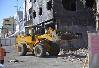 Ayuntamiento de San Cristóbal inicia demolición en zona de la explosión