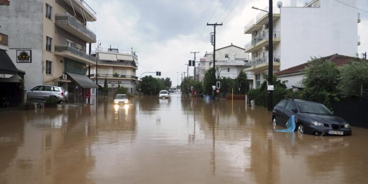 Once personas fallecidas y cinco desaparecidos tras inundaciones en Europa