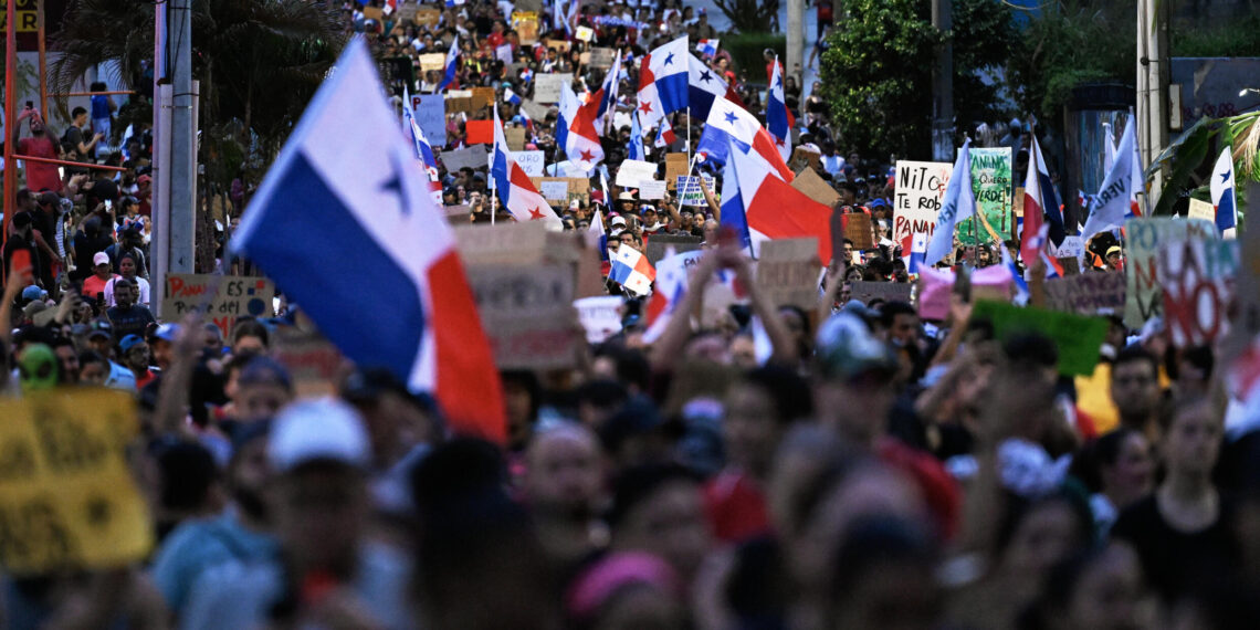 Miles de manifestantes exigen un «Panamá sin minería»