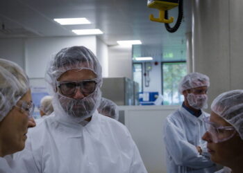 Brote de hepatitis provoca cierre de escuelas y envía a 141 personas al hospital en Ucrania