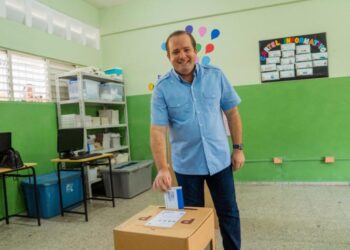José Ignacio Paliza acude a votar en Puerto Plata
