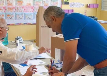 Joel Santos vota en primarias y llama a participar en la «fiesta de la democracia»