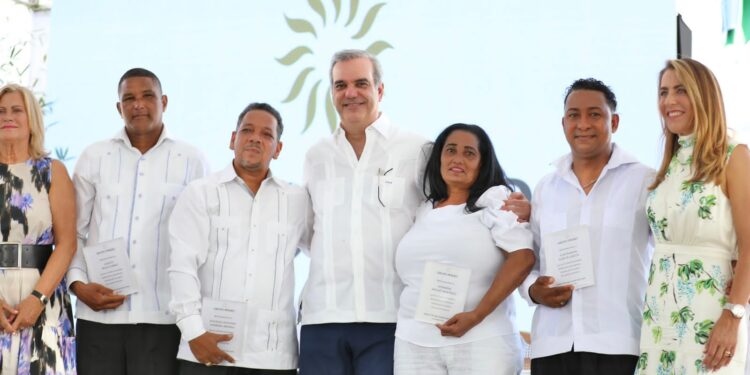 Presidente Abinader deja inaugurado Centro de Entrenamiento Policial