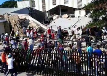 Colapsa el techo de una iglesia en México provocando varias muertes