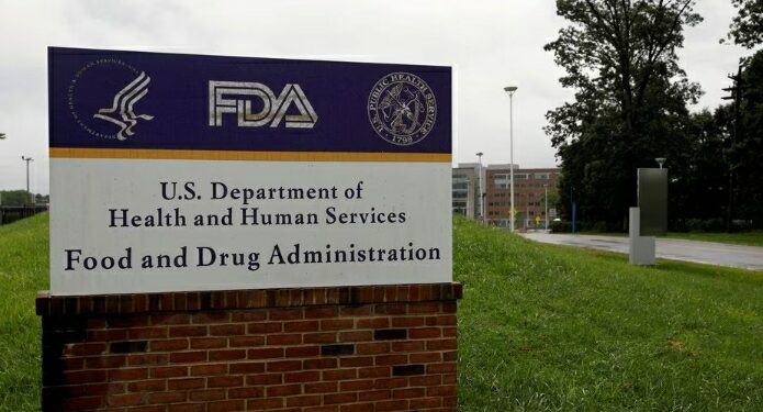 La FDA aconseja no comprar ciertas gotas para los ojos por riesgo de infección