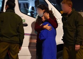 Hamás libera a 10 israelíes y cuatro tailandeses en último día de tregua