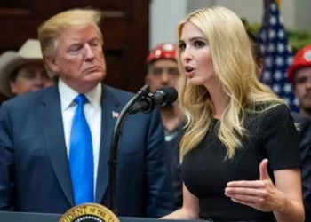 Hija mayor de Donald Trump testifica en juicio de fraude de 250 millones en Nueva York.