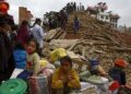 REUTERS nepal earthquake RTX1A7L7 Ayuda humanitaria empieza a llegar a aldeas de Nepal golpeadas por terremoto