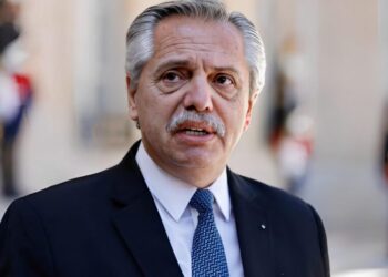 Alberto Fernández tendrá custodia paga «de por vida» dentro y fuera de Argentina 