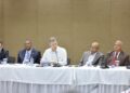 Canciller con diputados Canciller dominicano: “Para diálogar con Haití deben pararse las obras del canal”