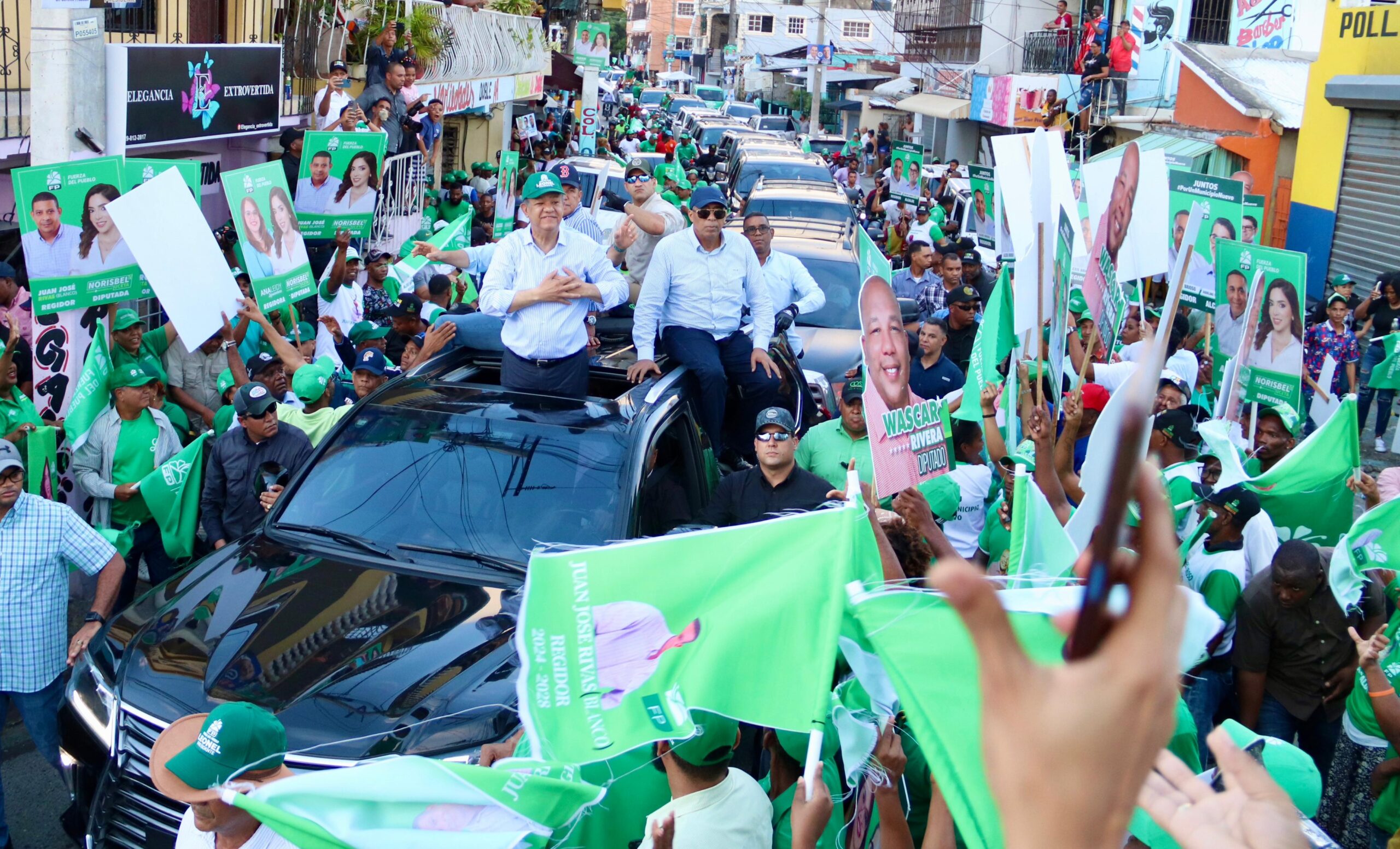 Leonel asegura que con la juventud y la mujer, arrasará en elecciones