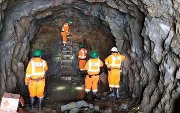 Trágico derrumbe en mina  peruana causa la muerte de 7 mineros