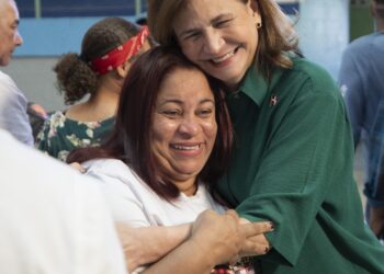Miles celebraron la Navidad del Cambio junto a vicepresidenta Raquel Peña