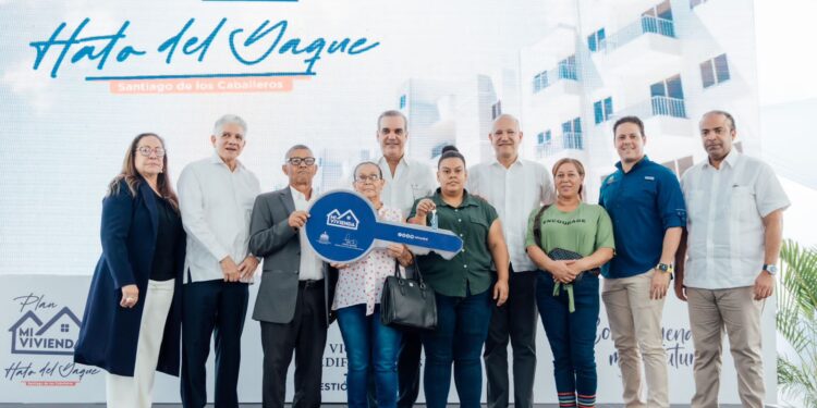 Abinader y Ministro Bonilla entregan más de 400 nuevos apartamentos del Plan Mi Vivienda en Santiago