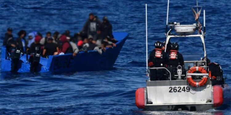 Repatrían a 62 migrantes dominicanos detenidos en aguas de Puerto Rico 