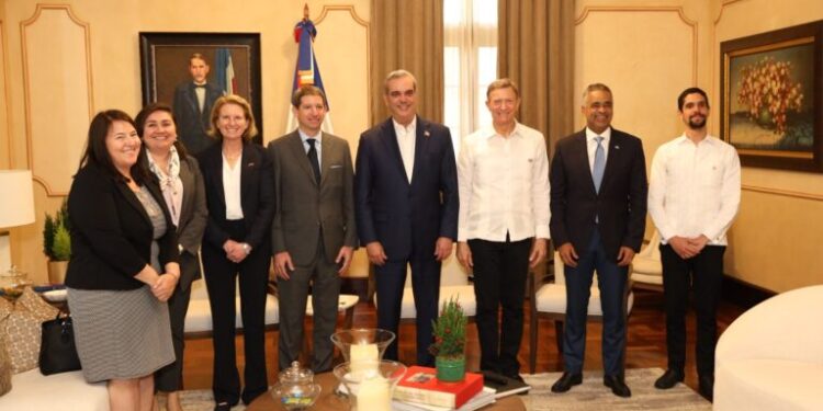 EE.UU. concede préstamo millonario a RD para apoyar pequeñas y medianas empresas