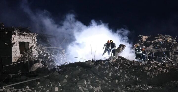 Rusia bombardea la ciudad ucraniana de Pokrovsk, mueren 11 entre ellas cinco niños