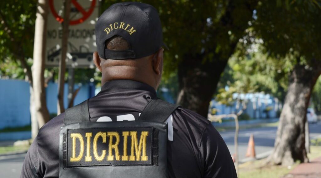 Persiguen a cuatro hombres por crimen de abogado y un teniente coronel en SDO