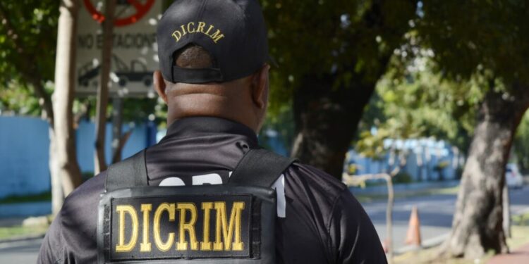 Persiguen a cuatro hombres por crimen de abogado y un teniente coronel en SDO