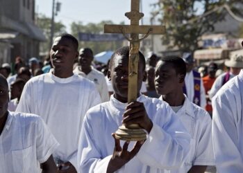 Secuestran a seis religiosos católicos y un profesor en Haití