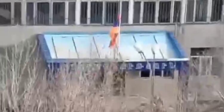 Varios heridos tras grupo armado irrumpir en Departamento de Policía de Armenia