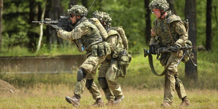 Ejército de Dinamarca empezará a reclutar mujeres