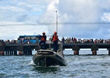Incautan 254 kilos de cocaína en aguas de Colombia; apresan a tres panameños