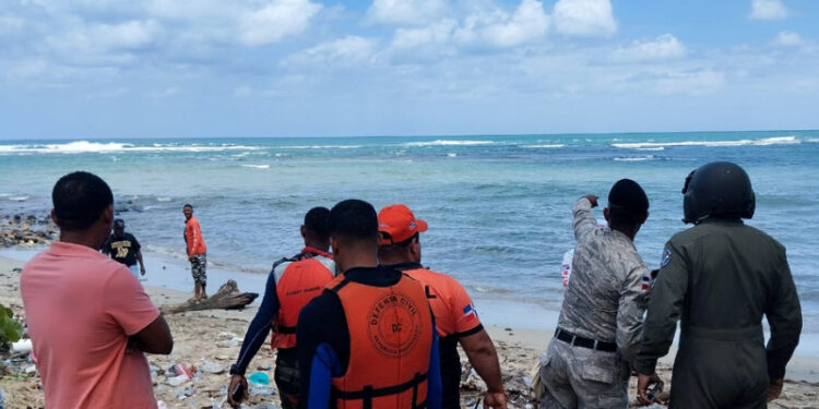 Sigue la búsqueda de tres desaparecidos en playa de Puerto Plata «Marapicá»