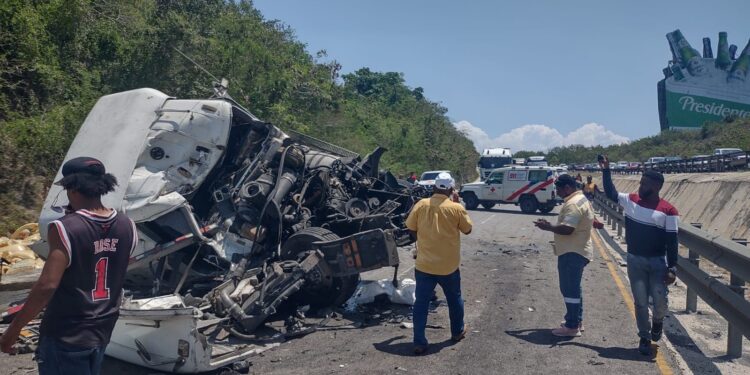 Accidente múltiple en autovía del Este, La Romana deja varios heridos 