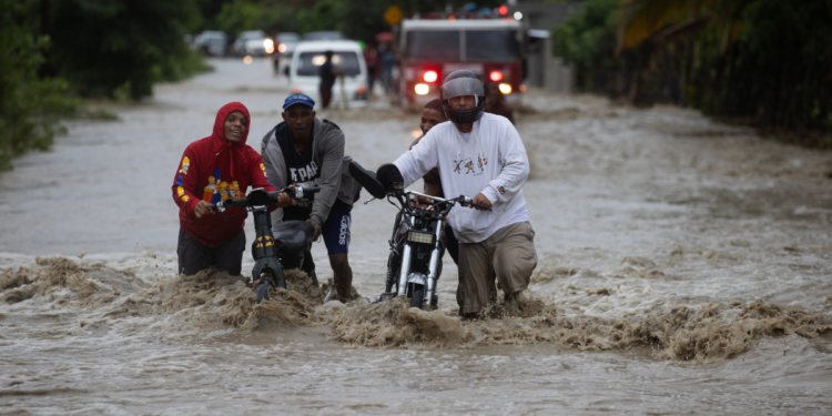 Un muerto y más de 5 mil personas desplazadas por lluvias de los últimos días 