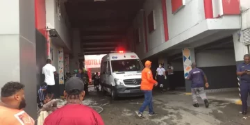 Incendio en hotel de Las Américas deja cuatro muertos