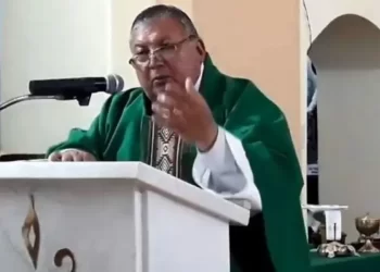 Dictan 15 años de cárcel a un sacerdote argentino acusado de violar a una niña de 10 años