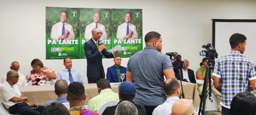 WhatsApp Image 2024 05 08 at 5.39.32 PM Felipe Payano presenta Programa de Gobierno en Deporte de la Fuerza del Pueblo 
