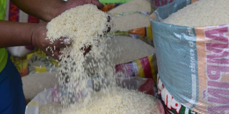 Comerciantes de la Feria Ganadera denuncian aumento de precios del arroz y otros productos 