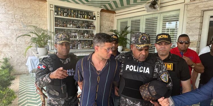Se entrega a la PN presunto autor del asalto al Banco Popular