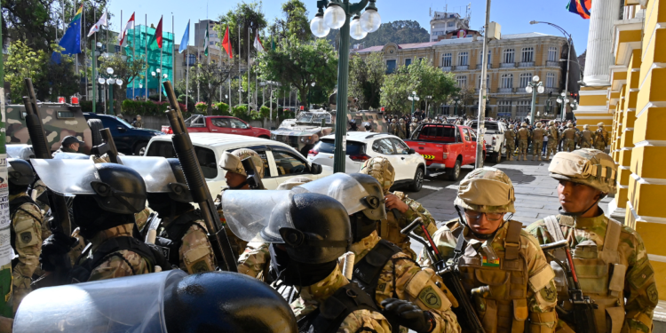 Intento de golpe de Estado en Bolivia deja al menos nueve civiles heridos