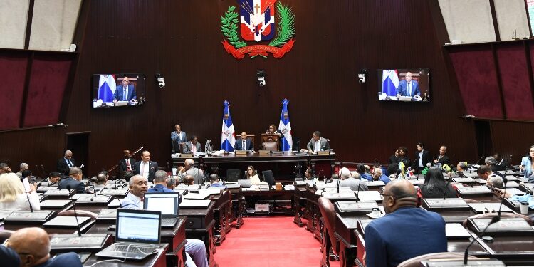 Aprueban en segunda lectura proyecto que protege los derechos de los periodistas