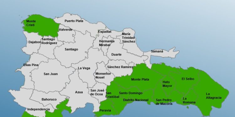 Alertas y desplazamientos en varias provincias por inundaciones y deslizamientos de tierra 