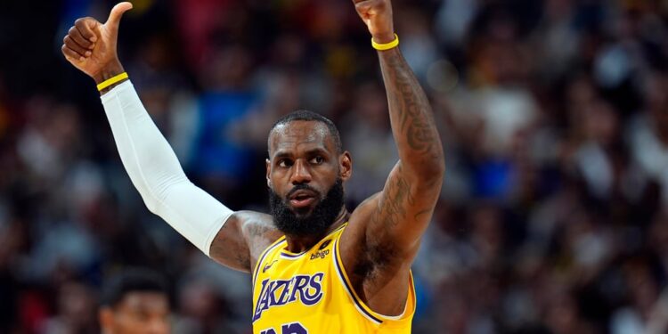 LeBron James renueva con los Lakers por dos años y 104 millones de dólares