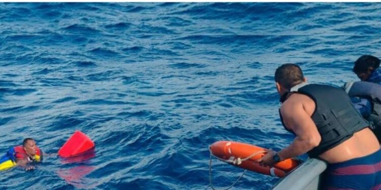 Cinco  personas pierden la vida tras un naufragio en Playa Guayacanes