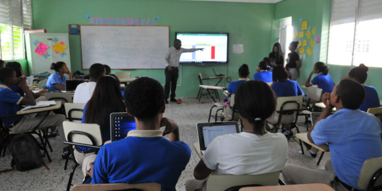 5,000 alumnos recibirán becas para colegios privados ante falta de cupos en escuelas públicas