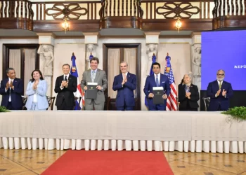 República Dominicana y EE.UU. firman acuerdo de cielos abiertos