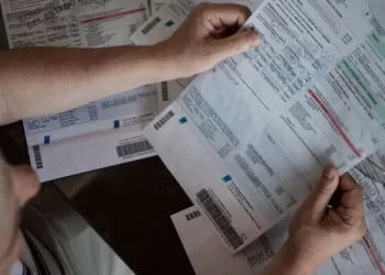 Nuevos aumentos en Argentina: Suben tarifas de luz, gas y combustibles