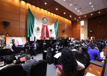 Comisión de Diputados de México aprueba polémica reforma judicial de AMLO