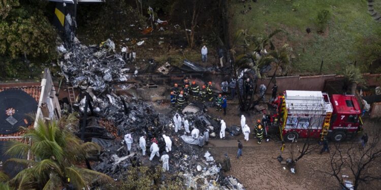 Finaliza el rescate de los 62 cuerpos de pasajeros del accidente aéreo en Brasil