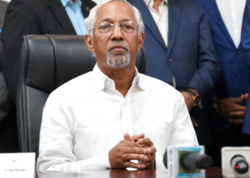 Ministro de Educación atribuye presión salarial de maestros a endeudamiento en cooperativas
