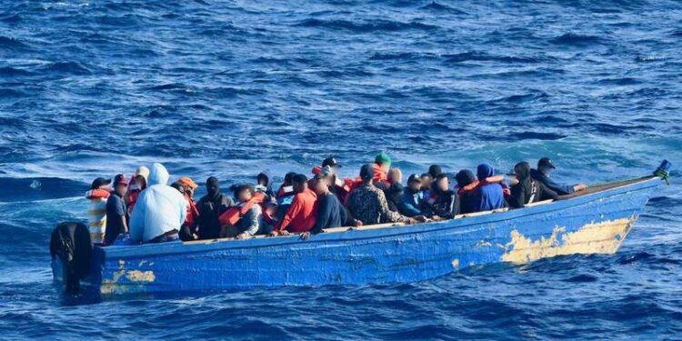 Repatrian a RD a 92 migrantes detenidos en aguas de Puerto Rico